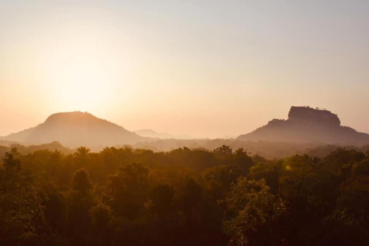 Choona Lodge 'View Of Sigiriya & Pidurangala With Sunrise' Exteriér fotografie